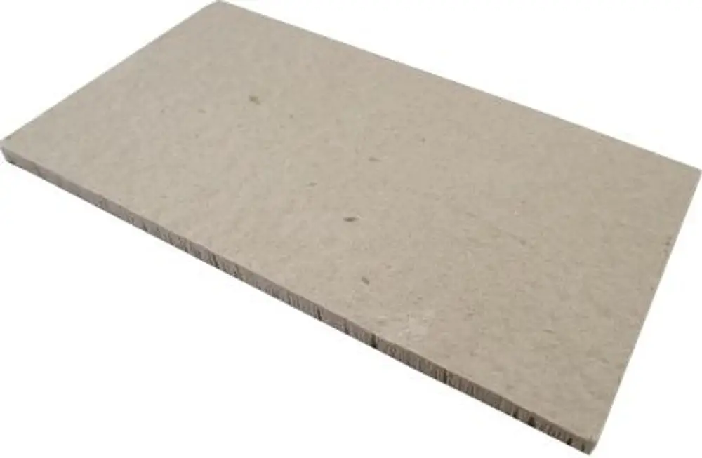 Dämmplatte aus grauem Material mit glatter Oberfläche, geeignet für die Brennkammerdämmung. Erzeugt von Wolf für GG/GU-2-18.